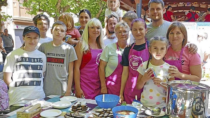 El grupo de Ucrania cocinó ‘borshch’, una sopa típica de este país.