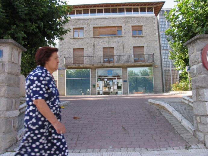 Fachada del Ayuntamiento de Ituña Oka.