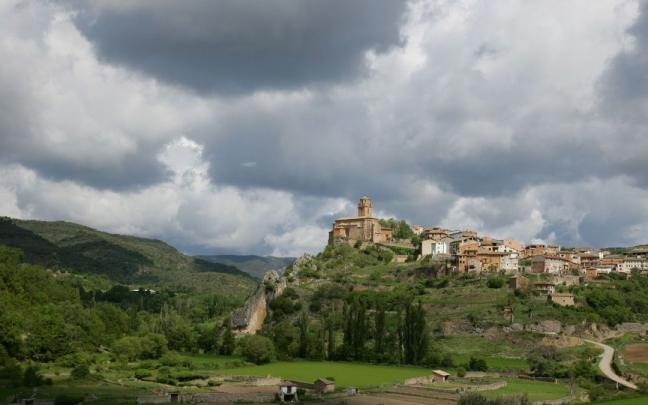 Vista de Naval, en Huesca. Vista de Naval, en Huesca.