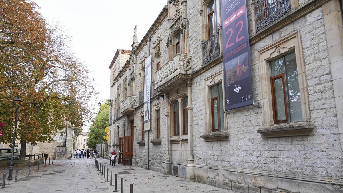 Exterior del Palacio de Montehermoso.