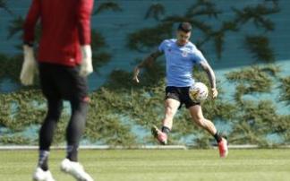 Ander Capa realiza carrera continua en el entrenamiento del pasado martes en Lezama. Ander Capa realiza carrera continua en el entrenamiento del pasado martes en Lezama.