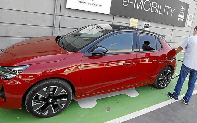 El desarrollo e implantación del coche eléctrico es uno de los principales objetivos señalados en el Plan de Recuperación. | FOTO: E.P El desarrollo e implantación del coche eléctrico es uno de los principales objetivos señalados en el Plan de Recuperación. | FOTO: E.P
