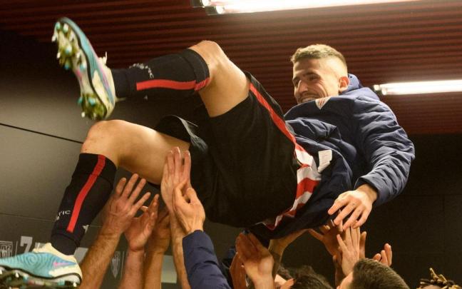 Sancet fue recibido a lo grande en el vestuario