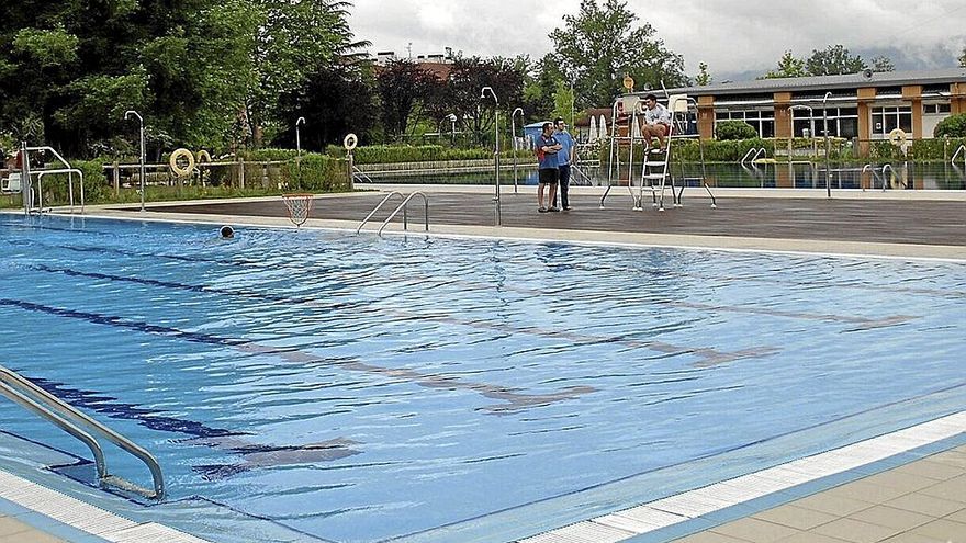 Imagen de las piscinas exteriores de Amurrio.