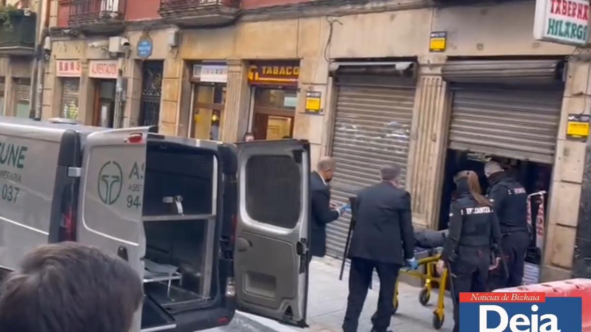 Matan a puñaladas a una mujer en un bar en la calle San Francisco en Bilbao