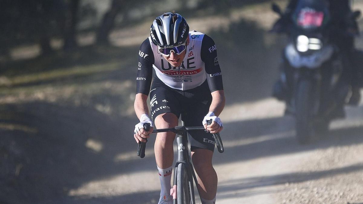 Pogacar, en solitario.