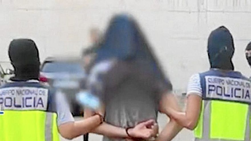 Detención de un presunto yihadista en Mataró. | FOTO: POLICÍA ESPAÑOLA