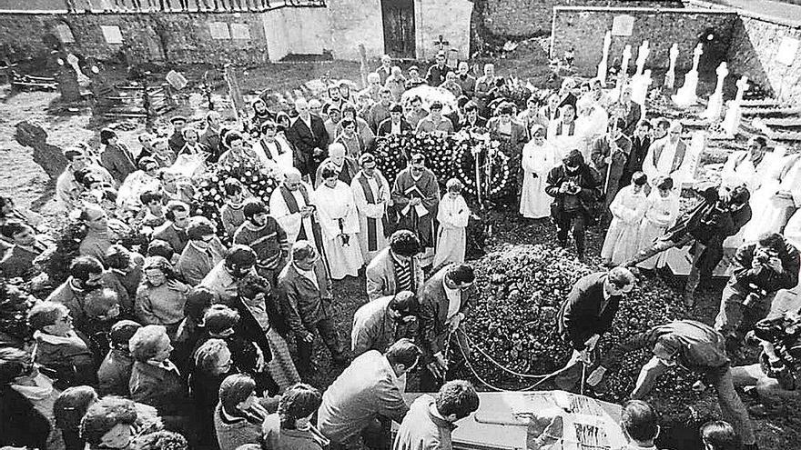 Entierro de Mikel Zabalza, en diciembre de 1985. Foto: Ezcurdia