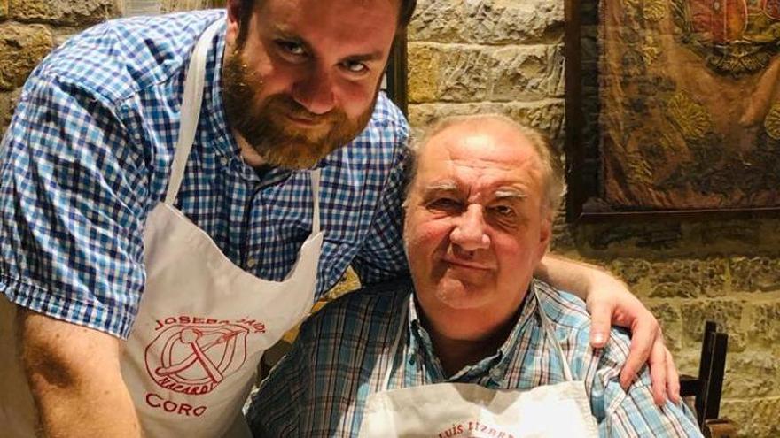 Jos&eacute; Luis Lizarraga con Joseba Garde, solista del Orfe&oacute;n Pamplon&eacute;s.