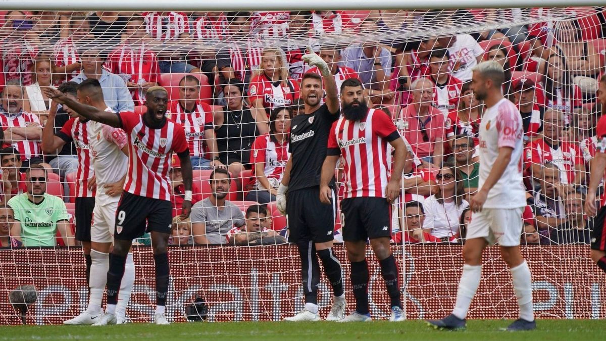 Unai Simón, en un momento del encuentro ante el Mallorca con el que el Athletic inauguró la nueva temporada.