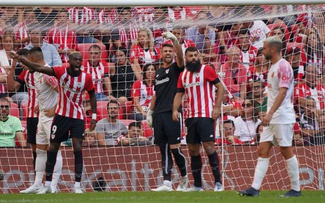 Unai Simón, en un momento del encuentro ante el Mallorca con el que el Athletic inauguró la nueva temporada. Unai Simón, en un momento del encuentro ante el Mallorca con el que el Athletic inauguró la nueva temporada.
