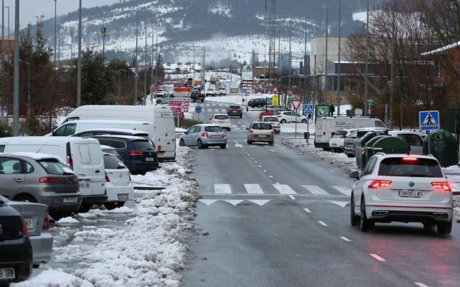 Nieve en Sarriguren, en la Avenida de la Unión Europea. Nieve en Sarriguren, en la Avenida de la Unión Europea.