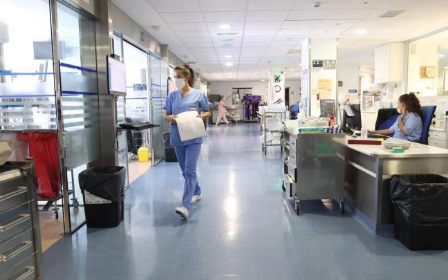 Las Unidades de Cuidados Intensivos atienden a cuatro pacientes m&aacute;s que la semana anterior.