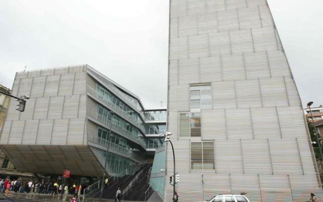 El edificio municipal de San Agustín, junto a la Casa Consistorial