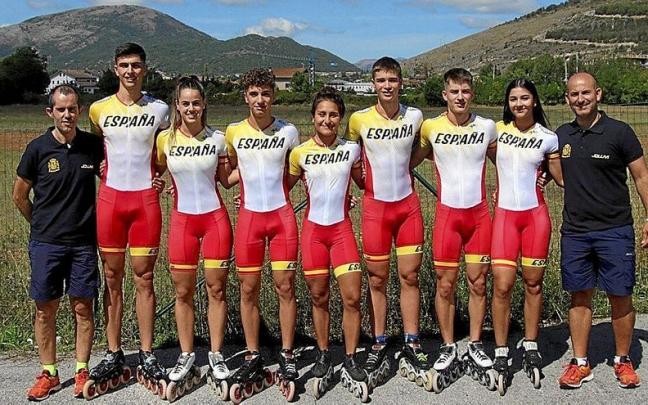 Navarros en el Campeonato de Europa. De izquierda a derecha: Bernardo Senso, delegado de la selecci&oacute;n; Daniel Milagros, Ruth Arza, Hugo Bret&oacute;n, Luisa Ayala, Gaizka Blanco, Javier Larrasoain, Daniela Rold&aacute;n y Garikoitz Lerga, seleccion