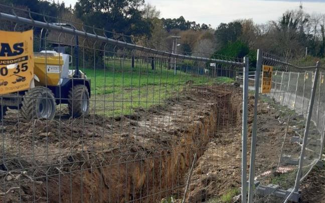 Maquinaria sobre el terreno en el barrio de Garai.