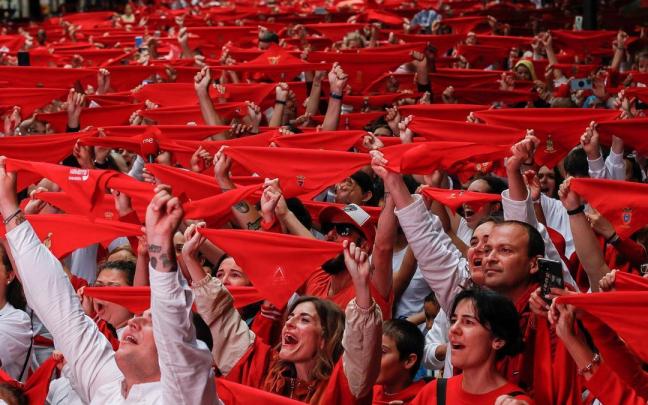 Momento previo al Chupinazo de San Ferm&iacute;n 2022, en el paseo Sarasate de Pamplona.