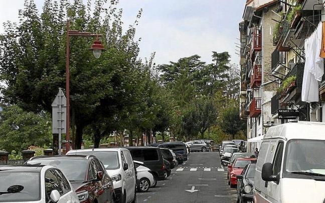 Farola en la calle Atzieta que pasar&aacute; a ser de bajo consumo.