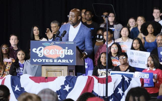 El demócrata, Raphael Warnock, ha obtenido más votos que su oponente republicano. El demócrata, Raphael Warnock, ha obtenido más votos que su oponente republicano.