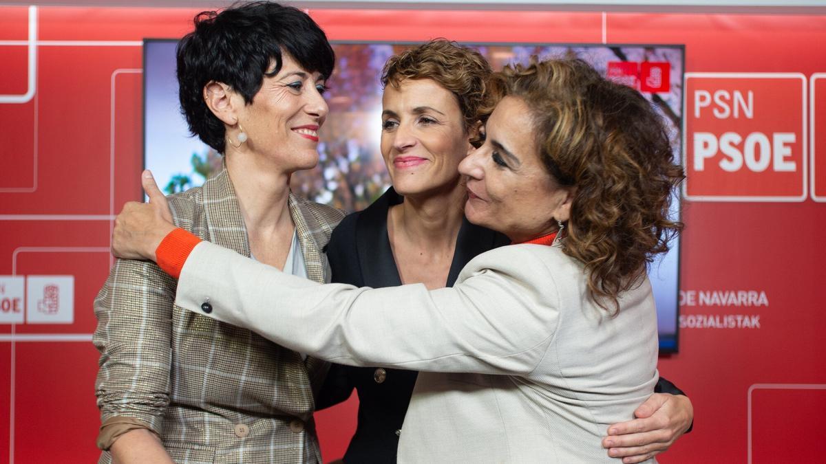 Elma Saiz, junto a Chivite y Montero en la presentación de su candidatura.