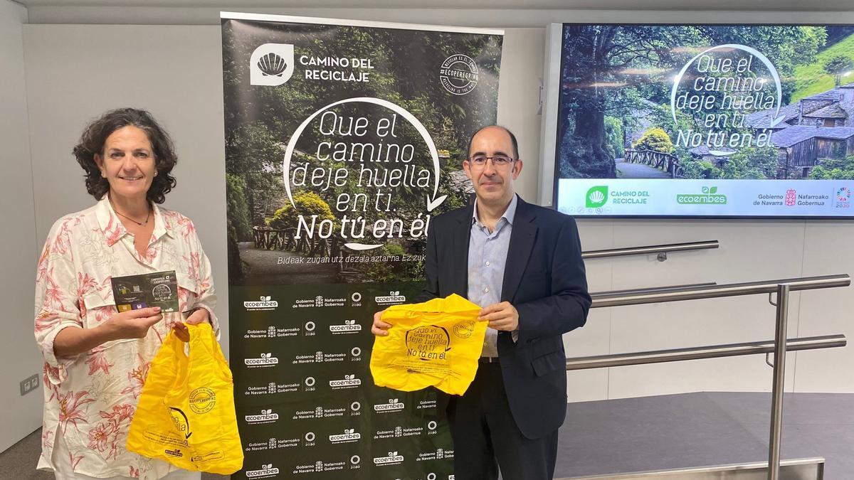 La consejera Gómez y Fernando Blázquez (Ecoembes), durante la presentación de la iniciativa en junio de 2022.