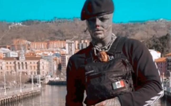 'Black Alien' posa en Bilbao