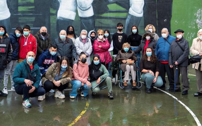 Jóvenes y mayores protagonistas del proyecto ‘Generaciones’.