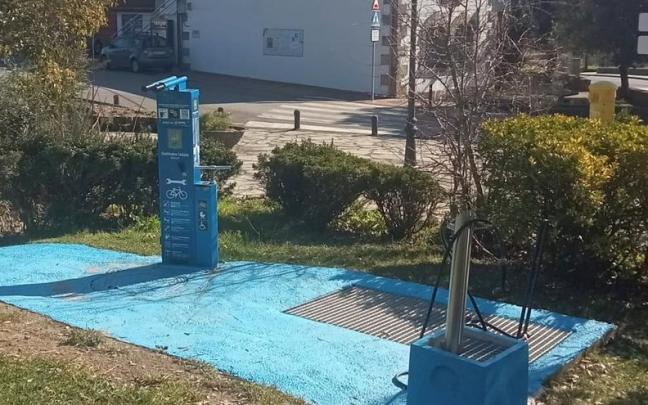 &Aacute;rea de reparaci&oacute;n de bicicletas junto al ayuntamiento.