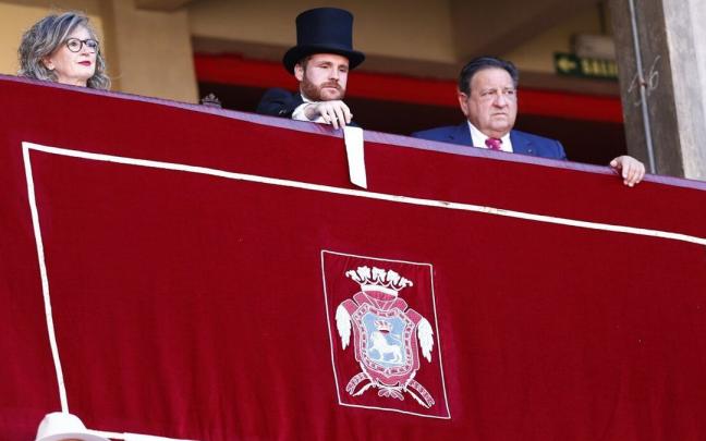 El presidente, al inicio de la corrida. El presidente, al inicio de la corrida.