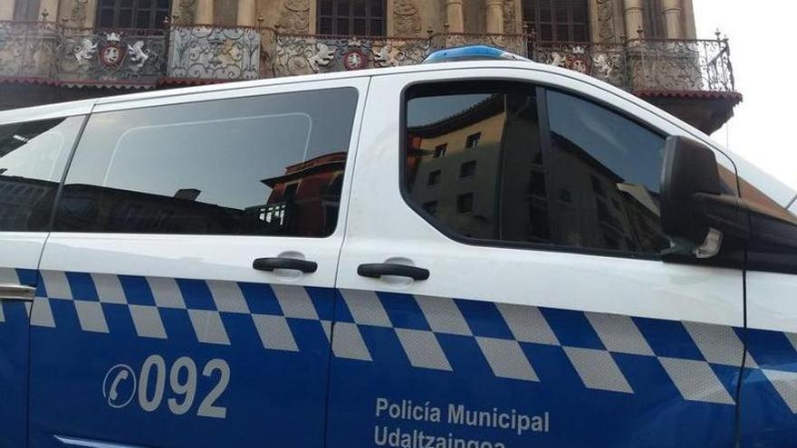 Un vehículo de la Policía Municipal de Pamplona.