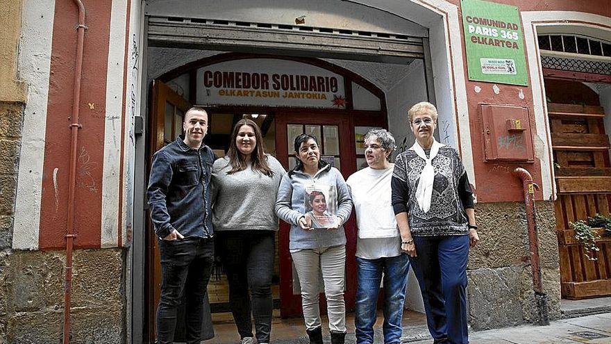 Representantes de la Fundación Gizakia Herritar. | FOTO: PATXI CASCANTE