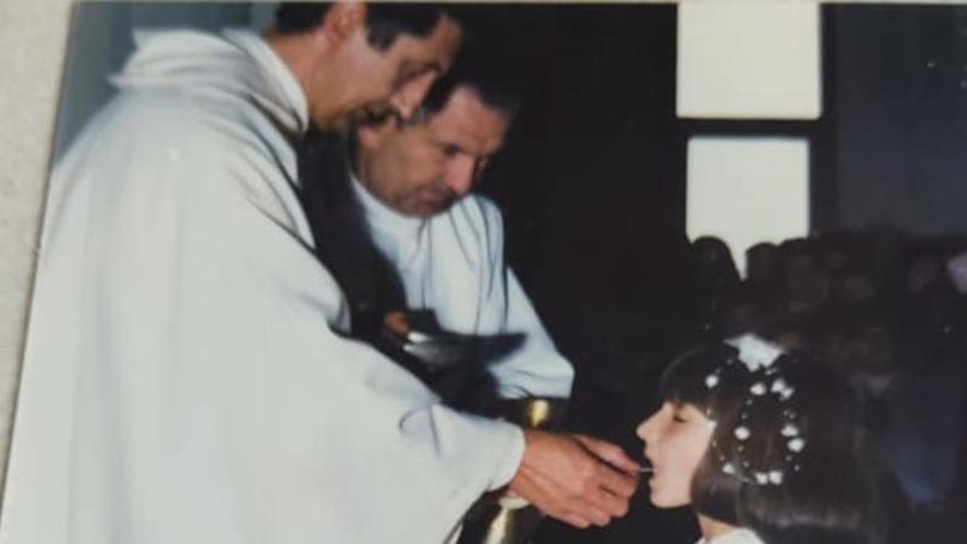 Una de las comuniones que ofició José Antonio junto a Beni en la década de los 80 en Vitoria