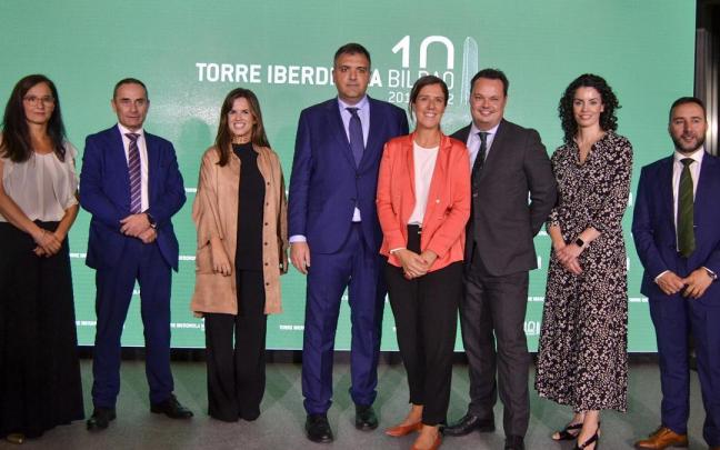 Torre Iberdrola celebra una d&eacute;cada de vida con un c&oacute;ctel de altura gastron&oacute;mica may&uacute;scula