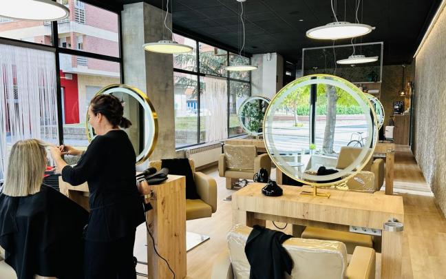 Salón de peluquería V-Ka en Adurza Salón de peluquería V-Ka en Adurza