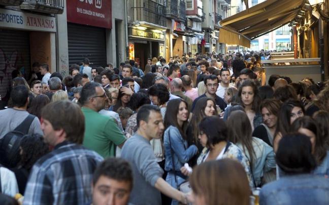 Vista de la calle Estafeta repleta de personas