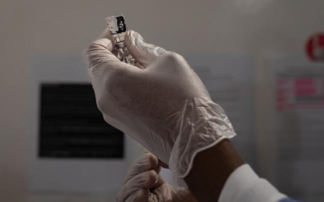 Un vial en una imagen de archivo.