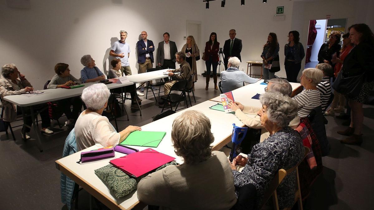 Los alumnos recibieron la visita del alcalde de Pamplona, Enrique Maya.