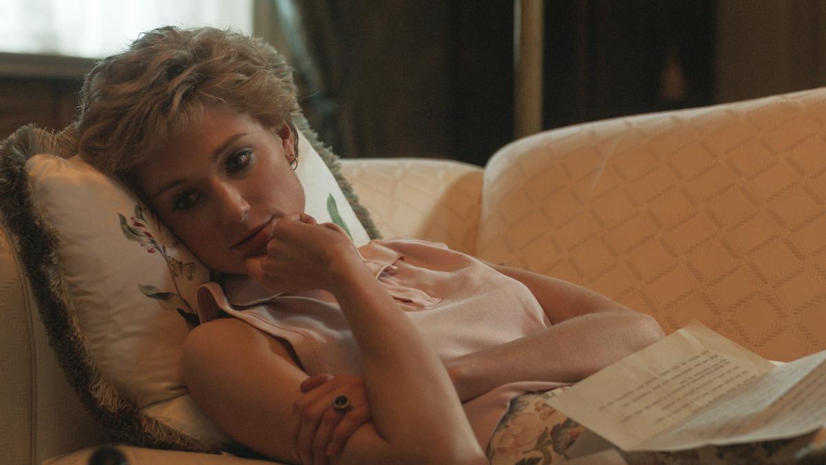 La actriz Elizabeth Debicki da vida a la princesa Diana en la quinta temporada de ‘The Crown’.