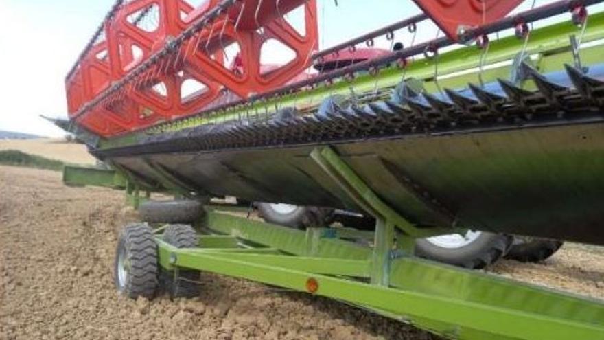 Detalle de la cosechadora que causó el fuego en Uterga.