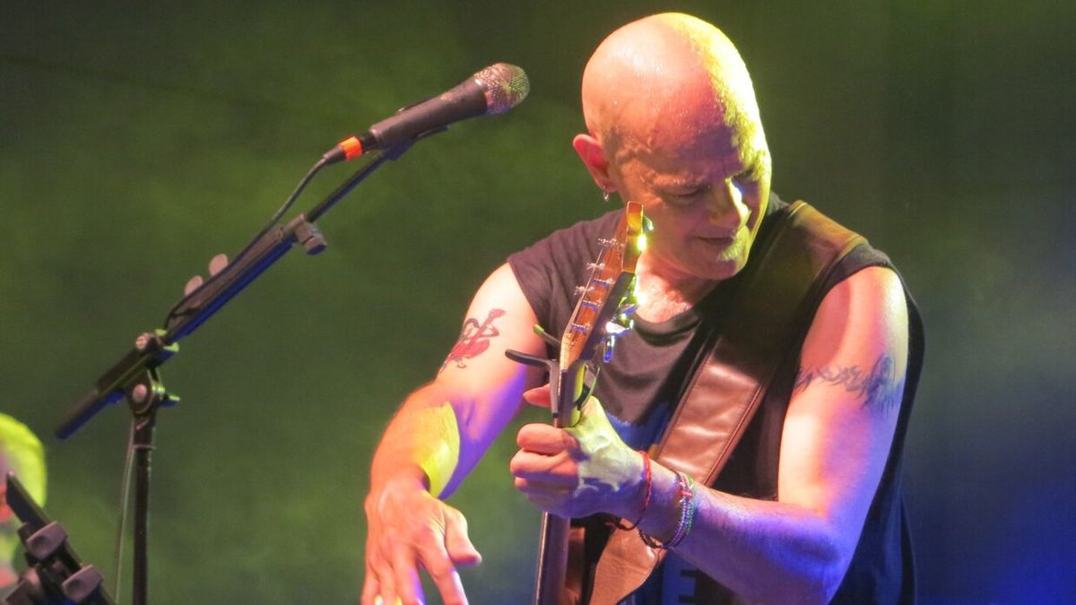 Jesús Cifuentes, cantante de Celtas Cortos, en un momento del concierto.
