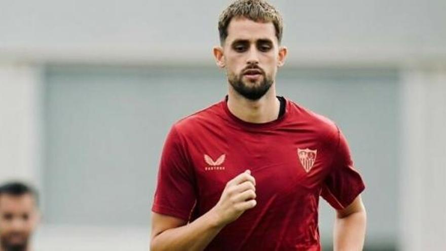 Adnan Januzaj, en un entrenamiento con el Sevilla.