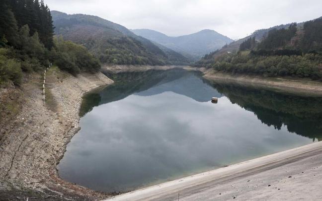 Embalse de Ibai-Eder en enero de 2017, al 46%; hoy está al 65% Embalse de Ibai-Eder en enero de 2017, al 46%; hoy está al 65%