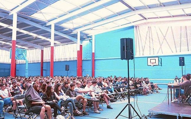 Acto de GKS en el marco de las jornadas que celebraron en Durango el pasado fin de semana. | FOTO: GKS Acto de GKS en el marco de las jornadas que celebraron en Durango el pasado fin de semana. | FOTO: GKS