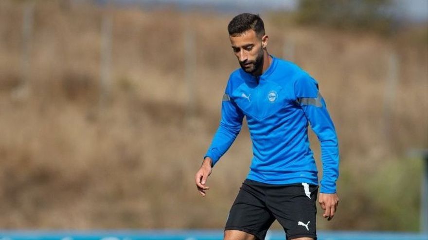 Abde Rebbach, en un entrenamiento con el Alavés.