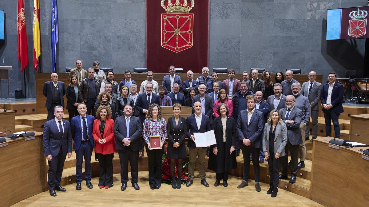 En imágenes, el Sector Primario recibe la Medalla del Parlamento de Navarra.