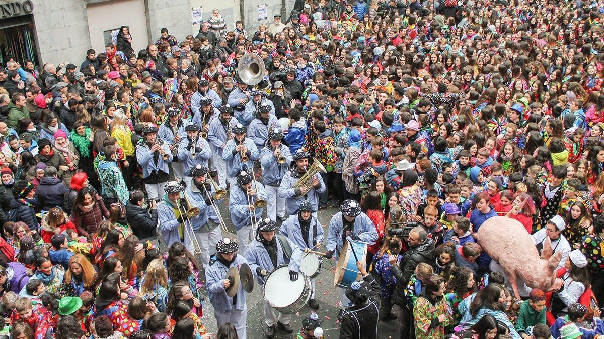 Una txaranga en pleno Carnaval de Tolosa