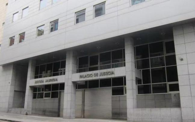Exterior del Palacio de Justicia de Bilbao. Exterior del Palacio de Justicia de Bilbao.