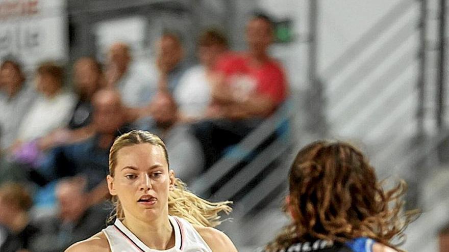 El IDK Euskotren plant&oacute; cara al Asvel Lyon. | FOTO: N.G.