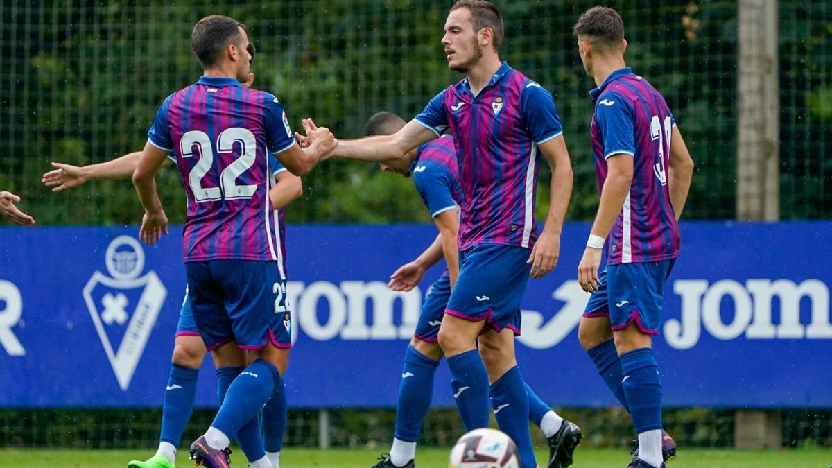 Jon Bautista volvi&oacute; a marcar para el Eibar ante el UD Logro&ntilde;&eacute;s.