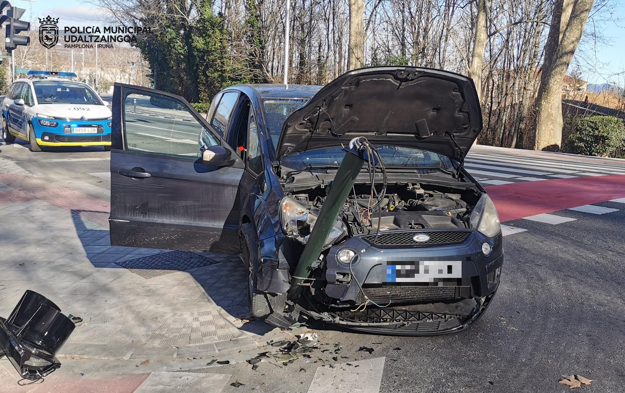 Imagen de un accidente ocurrido junto al puente de la Magdalena